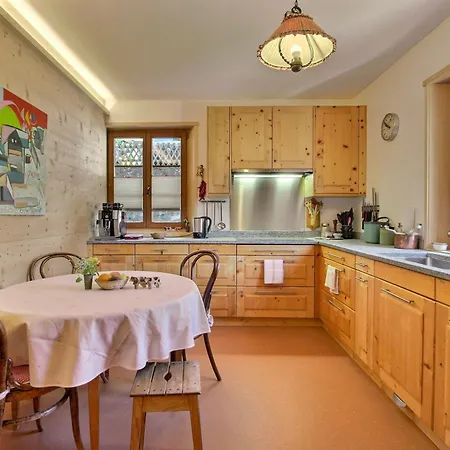 Dağ evi Eden 4 Story Family