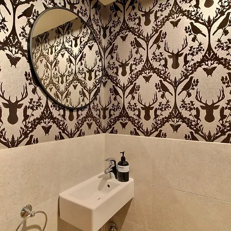 Four Story Family Eden Дом отдыха *